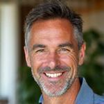 Luca, 40 anni, sorridente e in forma.